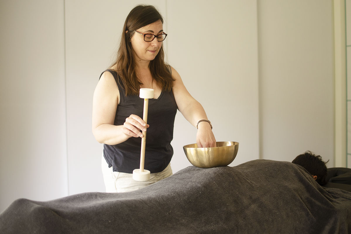 Massage sonore à Rouen avec bols thérapeutiques
